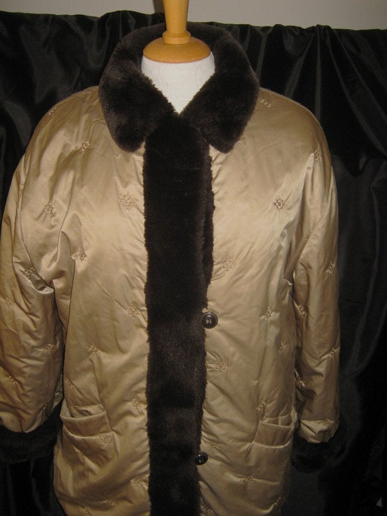 Mooie jas maat 42 / 44 van Basler ., Kleding | Dames, Jassen | Winter, Beige, Ophalen of Verzenden, Zo goed als nieuw, Basler