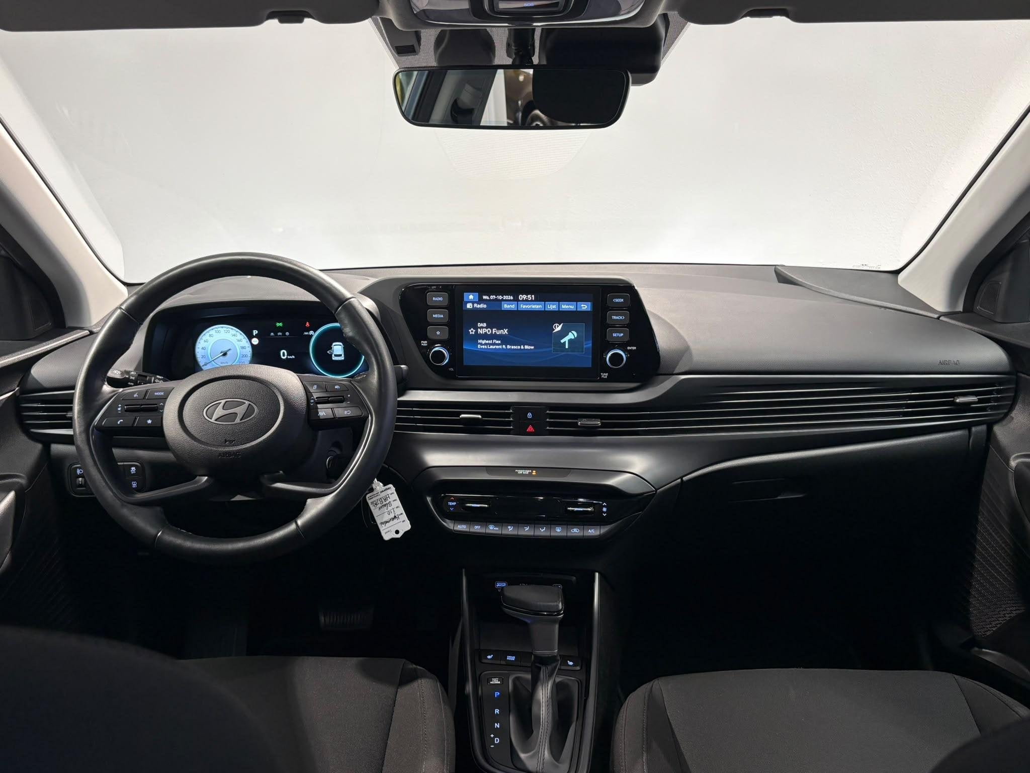 Hyundai i20 1.0 T-GDI Premium | Carplay | Camera | Automaat, Auto's, Gebruikt, Met garantie (alle), Blauw, 1110 kg
