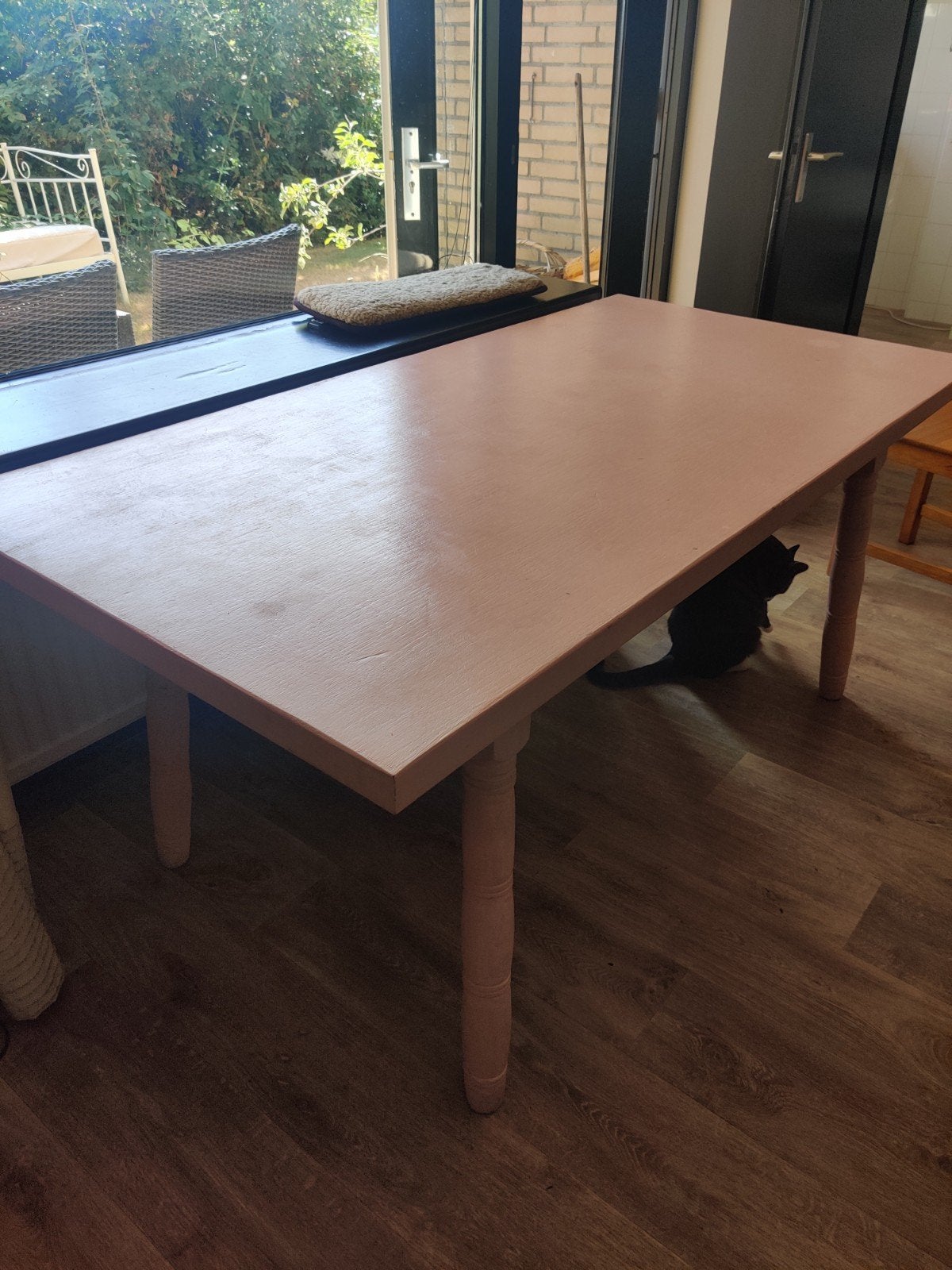 Leuke koraalroze keukentafel - gratis af te halen, Huis en Inrichting, Ophalen, Gebruikt, 100 tot 150 cm, 50 tot 100 cm