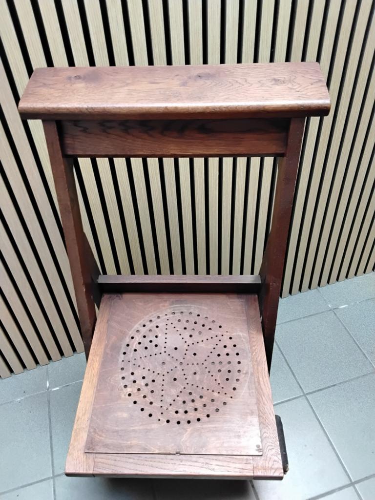 Bidstoeltje, Antiek en Kunst, Antiek | Meubels | Stoelen en Banken, Ophalen
