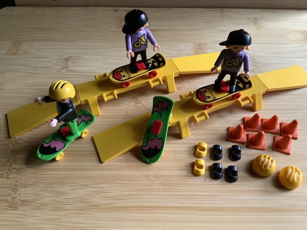 Playmobil 3709 Skateboarden Set met 3 Figuren en accessoires, Ophalen of Verzenden, Zo goed als nieuw