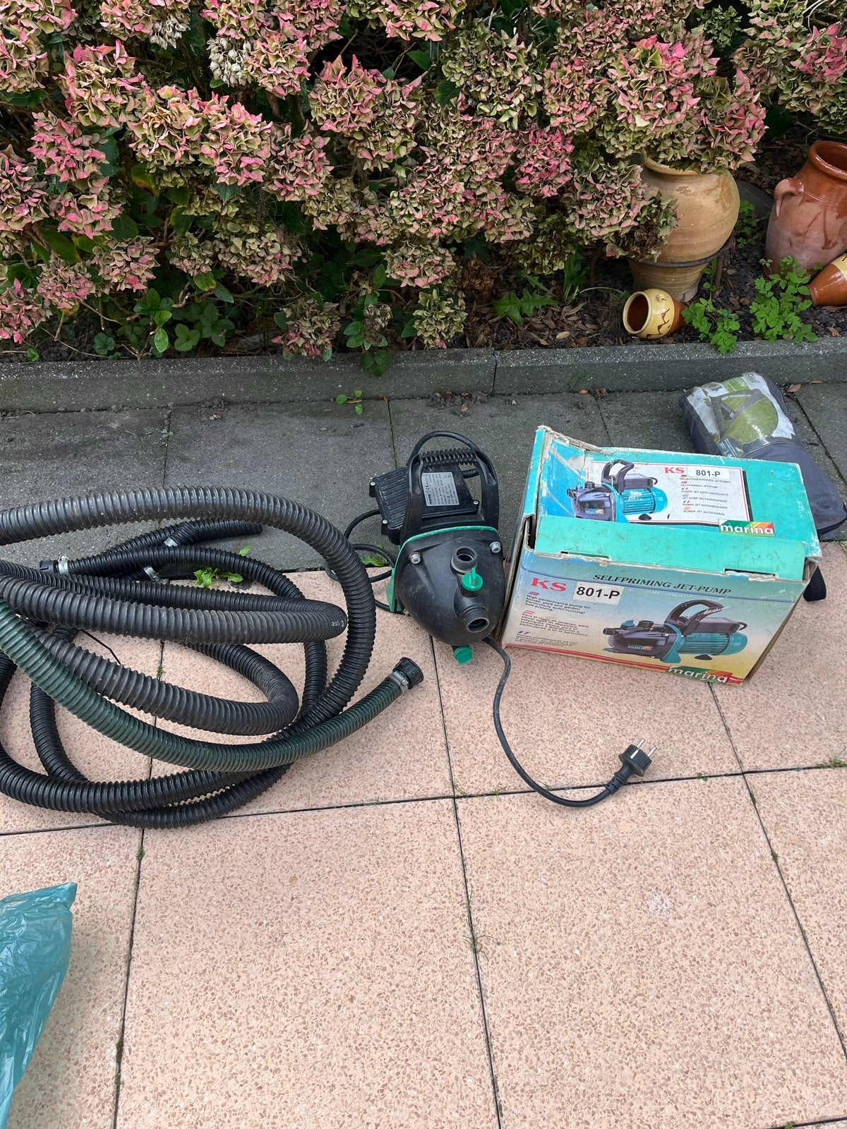 Waterpomp KS 801-P met slang - Zo goed als nieuw, Ophalen of Verzenden, Zo goed als nieuw, Elektrisch, Besproeiingspomp