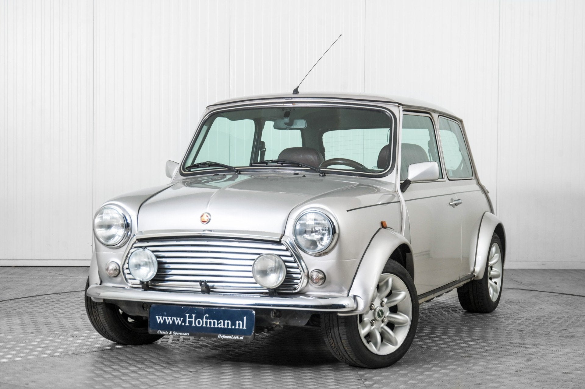MINI Cooper 1.3 MPI 40th Anniversary (bj 1999), Voorwielaandrijving, 4 cilinders, 4 stoelen, Bedrijf