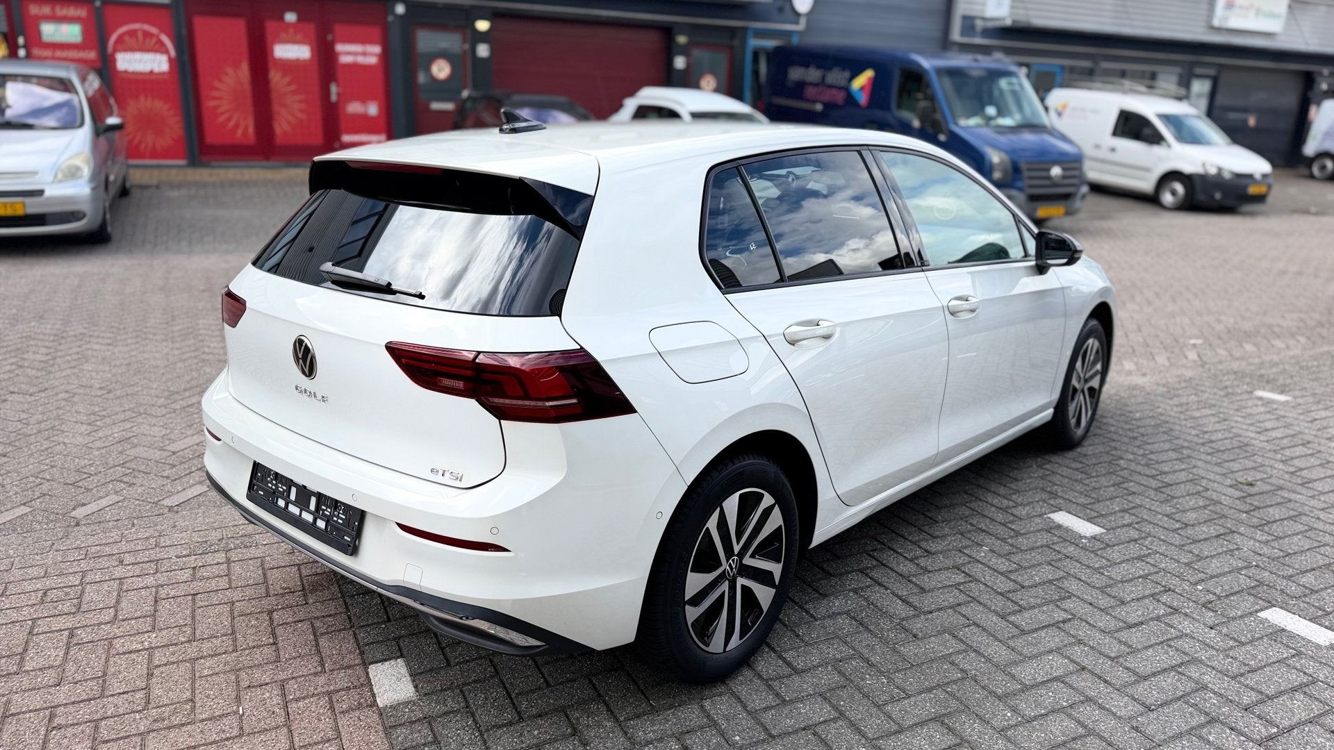 Volkswagen Golf 1.5 eHybrid Life Edition Automaat.Stuurverw,, Auto's, Dealer onderhouden, Stof, 1498 cc, Zwart