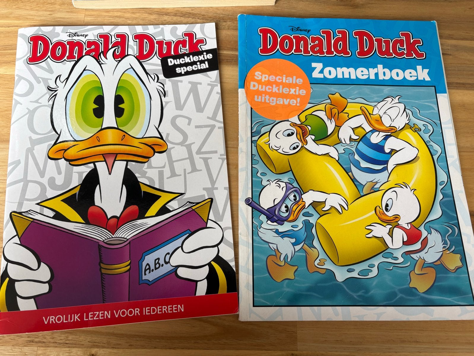 Donald Ducklexie Zomerboek en een special, Boeken, Meerdere stripboeken, Ophalen of Verzenden, Zo goed als nieuw