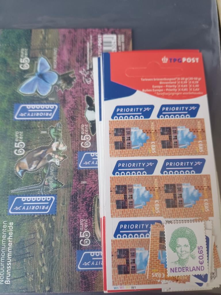zakje met 100 postzegels € 0,65 met 50% korting nominaal, Postzegels en Munten, Postzegels | Nederland, Ophalen of Verzenden, Na 1940