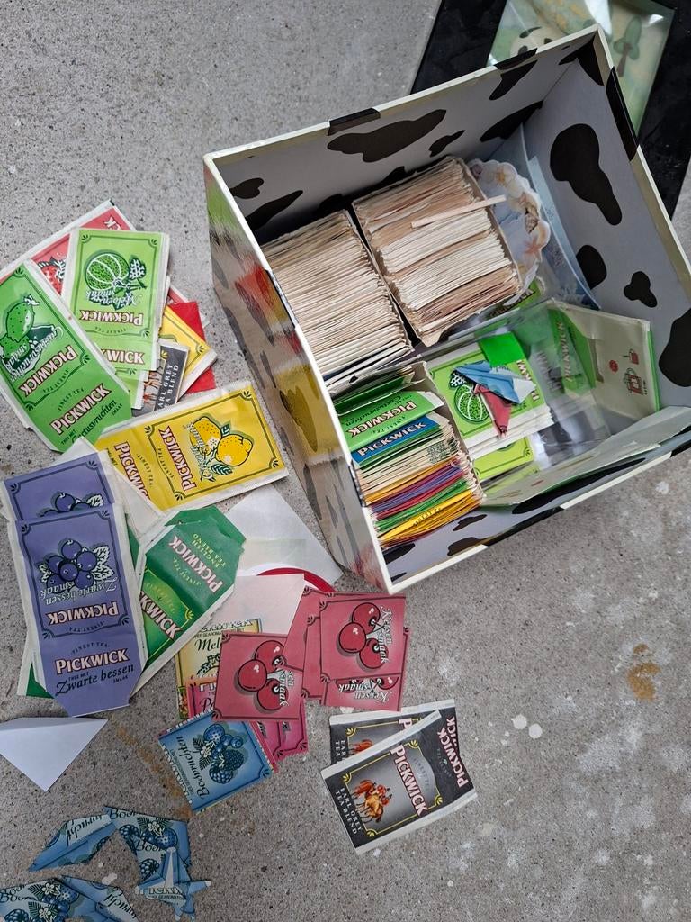 Oude Pickwick theezakjes voor knutselprojecten, Ophalen of Verzenden