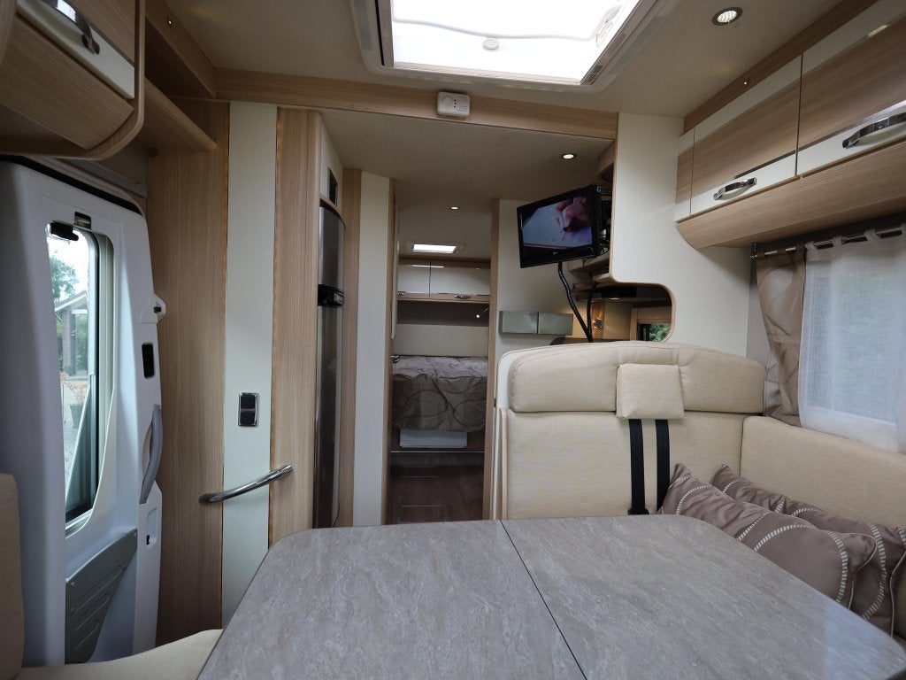 Fleurette Florium 70 LMX queensbed | 1e eigenaar, Caravans en Kamperen, Campers, Ringverwarming, Fiat, Tot en met 2, 6 tot 7 meter