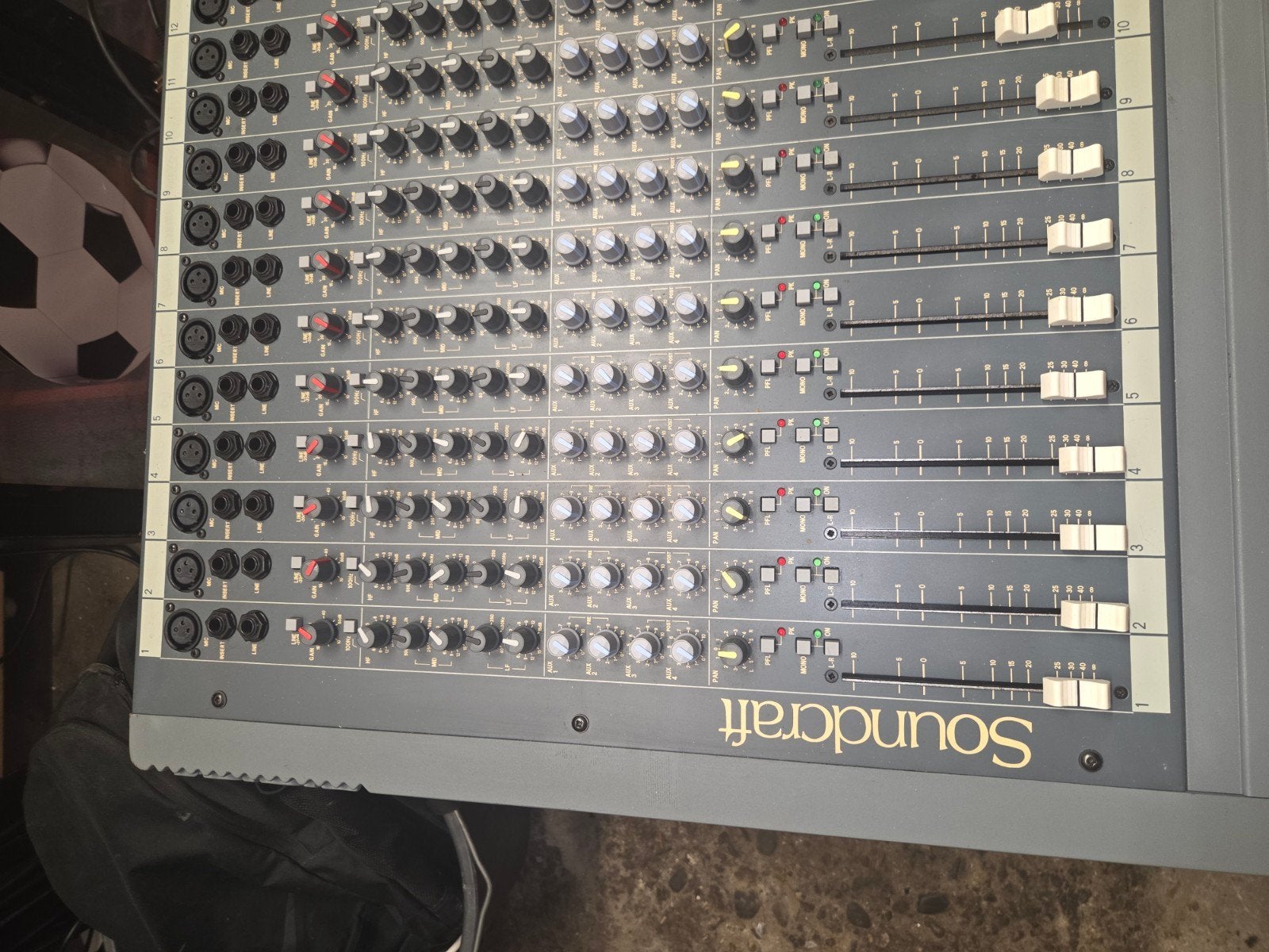 Soundcraft Spirit Live Mengpaneel - 24 Kanalen, Ophalen of Verzenden, Gebruikt, 20 kanalen of meer, Microfooningang