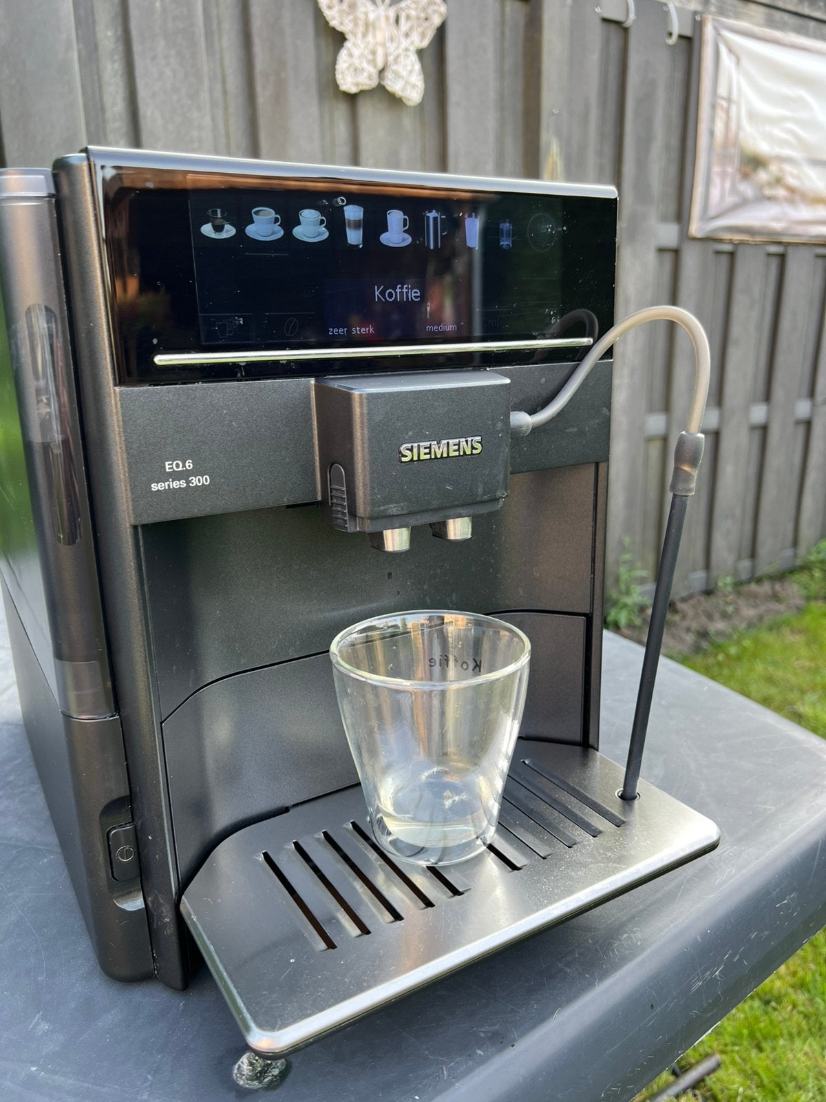 Siemens EQ6 serie 300, Ophalen of Verzenden, Zo goed als nieuw, Koffiemachine