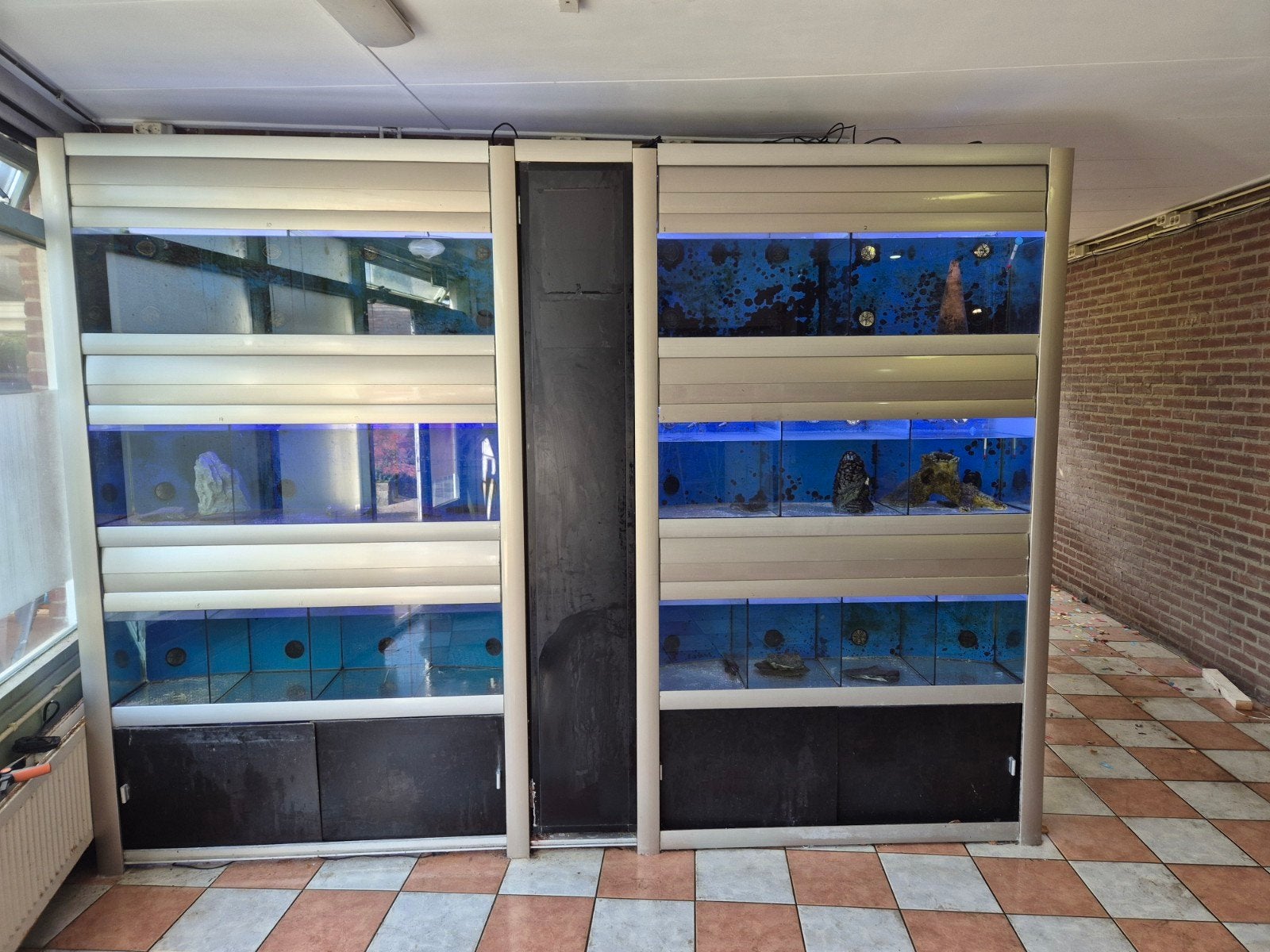 aquarium stelling, Ophalen, Leeg aquarium