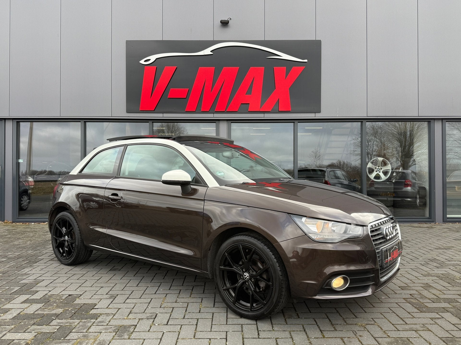 Audi A1 1.2 TFSI Attraction 48 DKM Panorama Navi Stoelvw PDC, Auto's, Audi, Voorwielaandrijving, Euro 5, Zwart, 4 cilinders