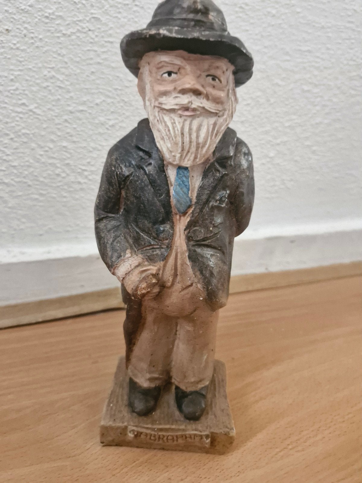 Abraham  houten beeldje, Ophalen