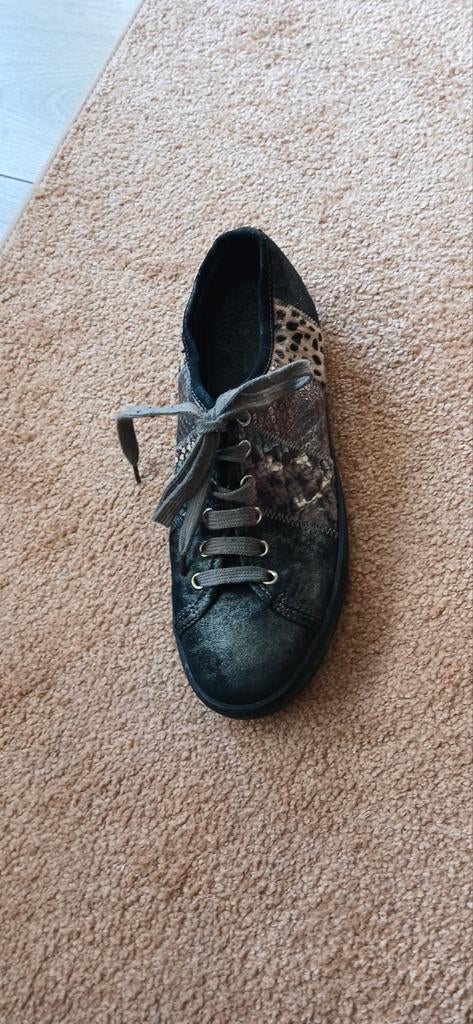 STOKTON Prachtige sneakers nieuwstaat mt 39, Overige kleuren, Verzenden, Nieuw, Sneakers of Gympen
