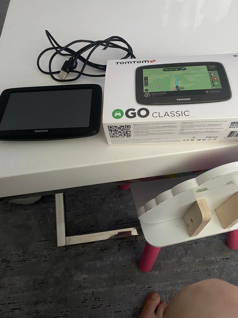 TomTom GO Classic Navigatiesysteem - Zo goed als nieuw, Ophalen of Verzenden, Zo goed als nieuw