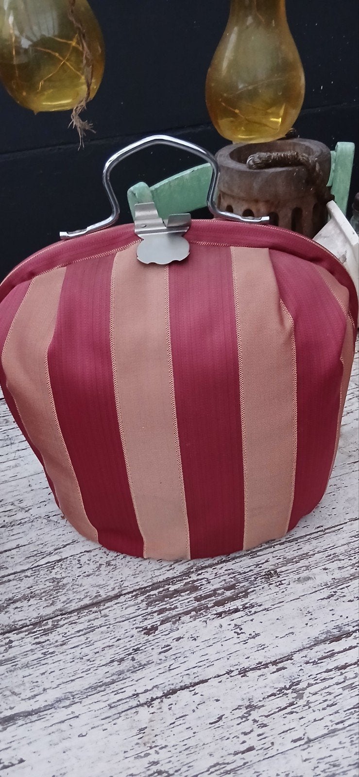 Vintage Theemuts met goedwerkende afsluitknip zonder vlekken, Gebruikt, Overige kleuren, Ophalen of Verzenden, Textiel overig