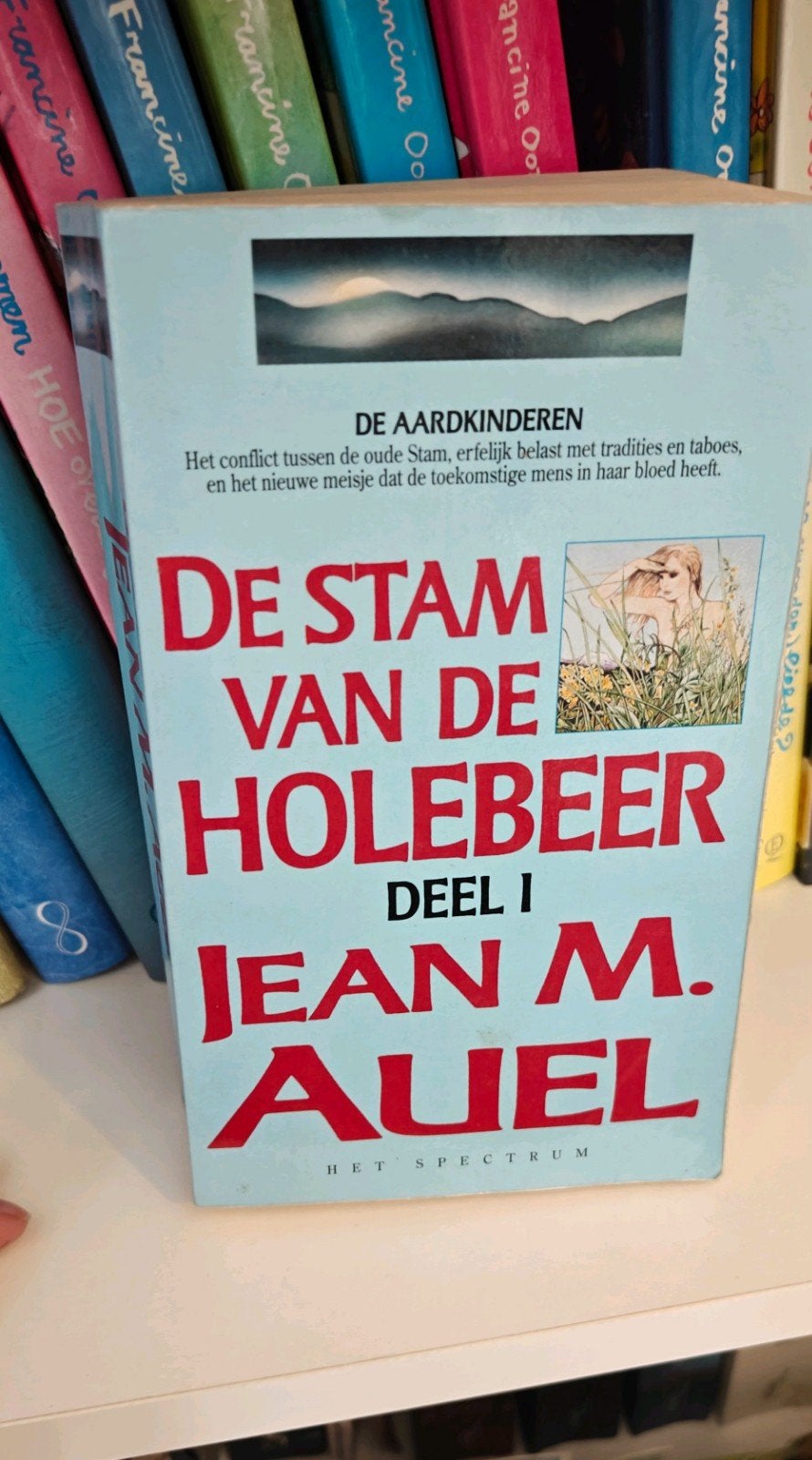 De Stam van de Holebeer - Jean M. Auel (Aardkinderen Deel 1), Boeken, Ophalen of Verzenden, Gelezen, Jean M. Auel, Nederland