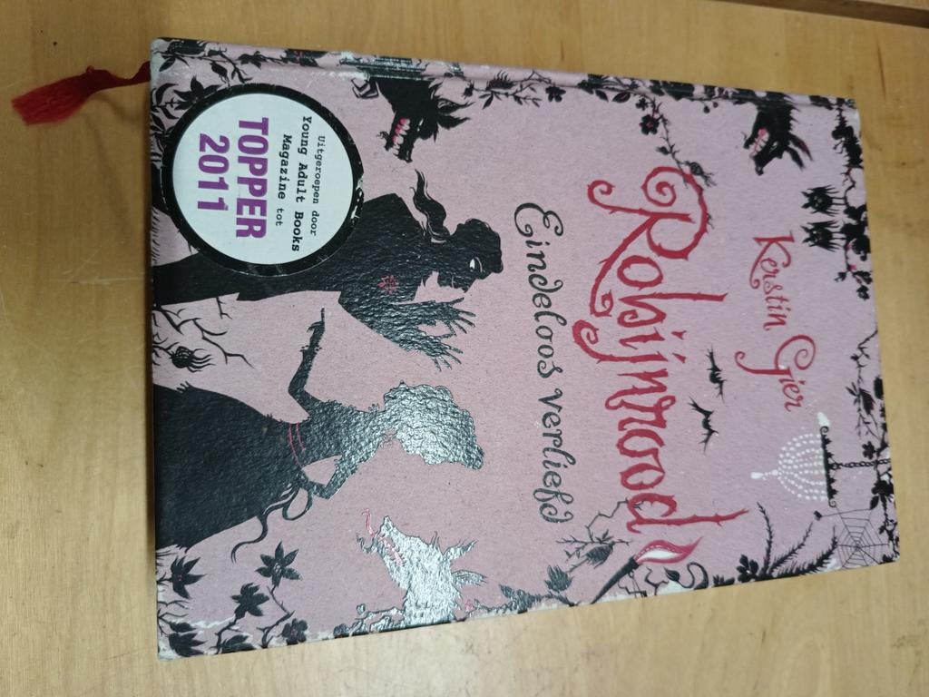 Kerstin Gier - Robijnrood, Boeken, Ophalen of Verzenden, Zo goed als nieuw, Kerstin Gier