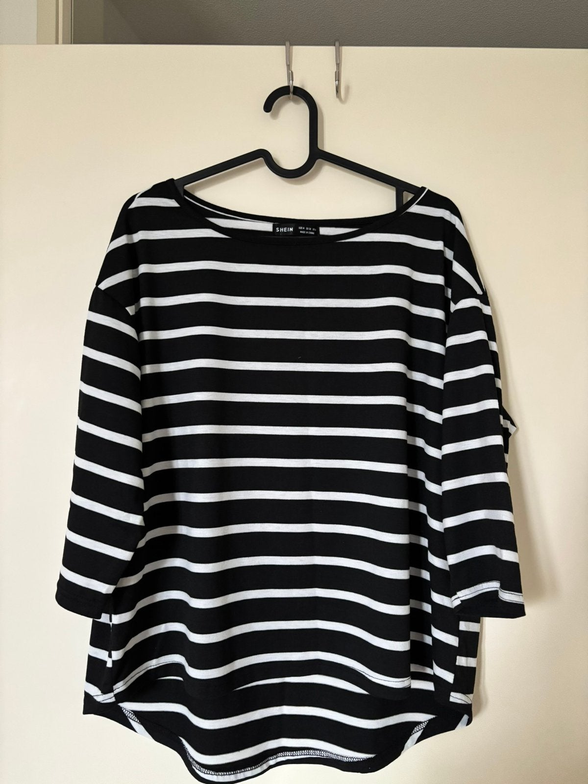 Nieuwe gestreepte top zwarr wit maat M, Kleding | Dames, Tops, Maat 38/40 (M), Zwart, Nieuw, Ophalen of Verzenden