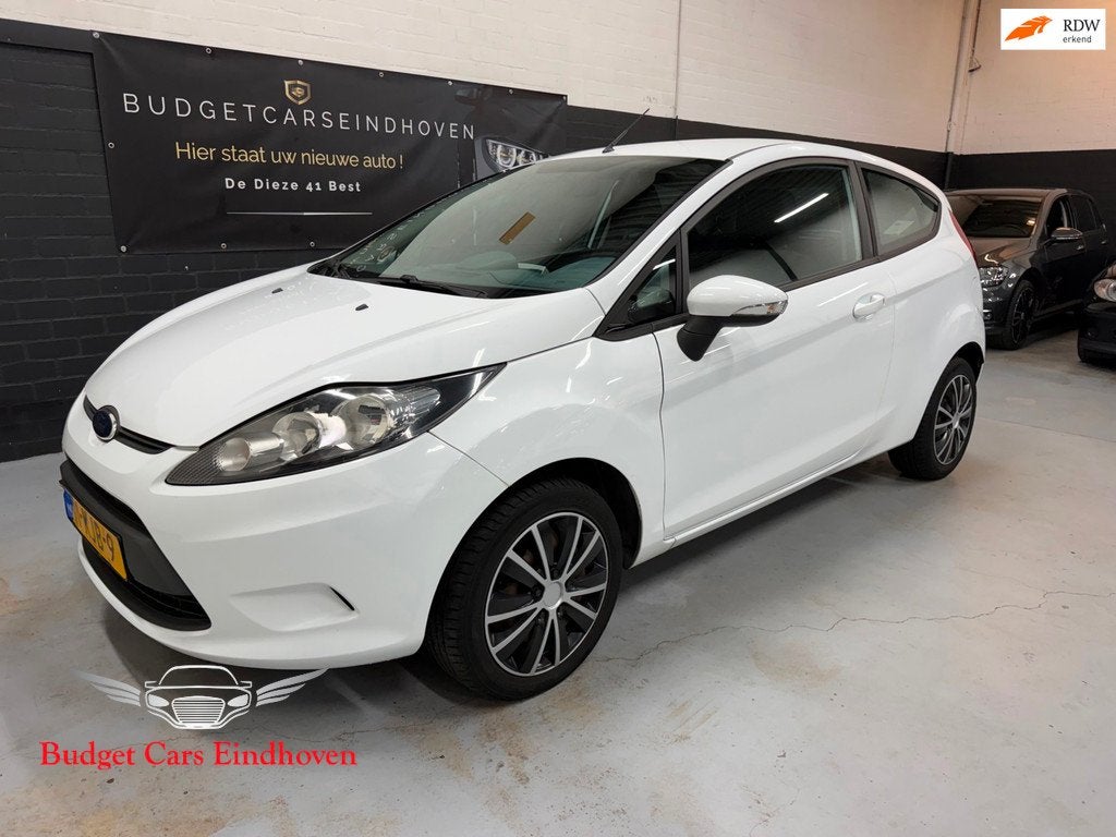 Ford Fiesta 1.25 Limited Nap/Navi/Airco/APK 07-2027!, Auto's, Voorwielaandrijving, Euro 5, Stof, Gebruikt