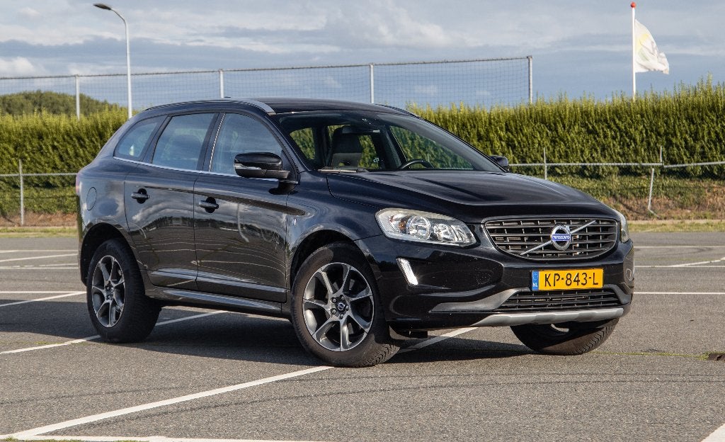 Volvo XC60 2.0 D4 Geartronic 2016 Zwart, 1800 kg, 1969 cc, Zwart, Leder