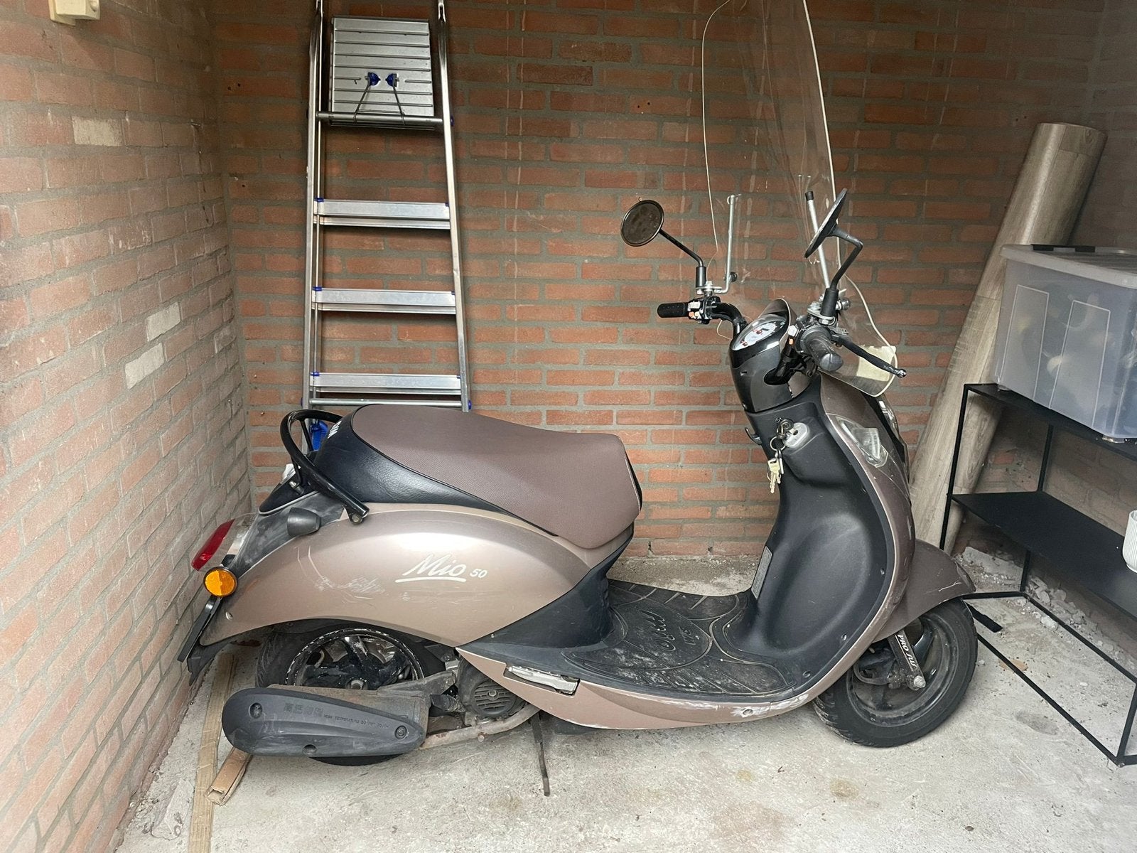 SYM Mio 50 Scooter - Champagne - Opknapper, Fietsen en Brommers, Scooters | SYM, Ophalen, Gebruikt, Benzine, Mio