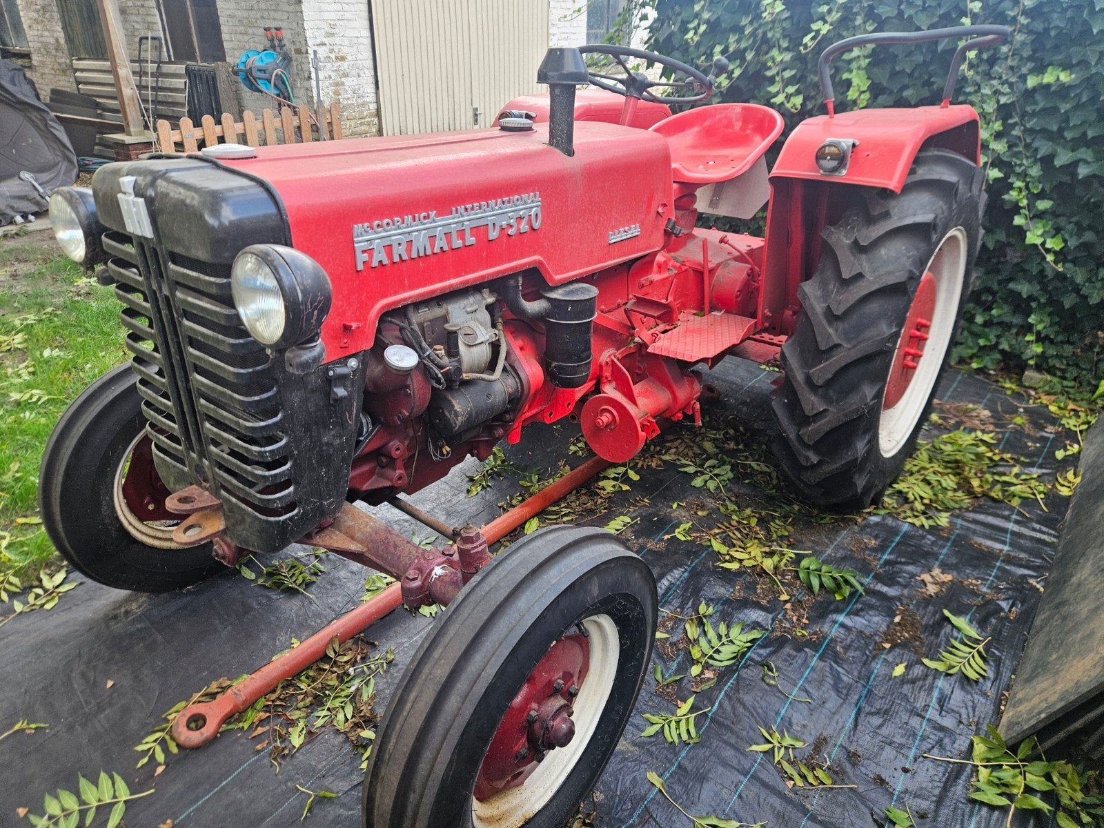 McCormick Farmall D320, Ophalen
