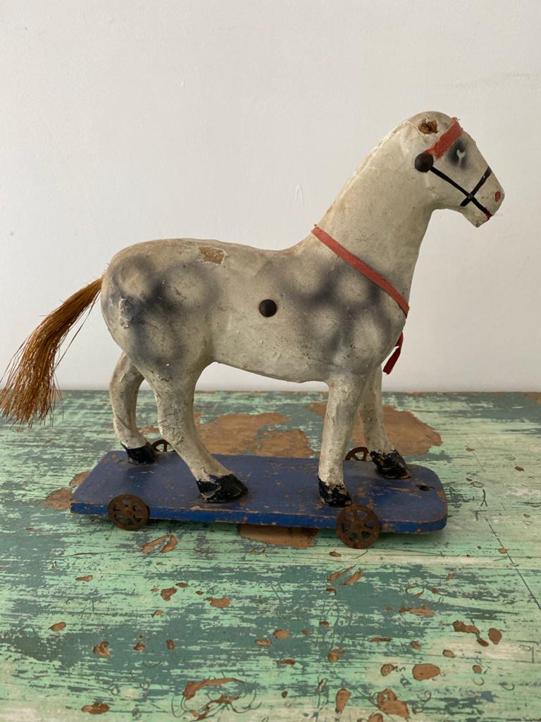 Charmant Frans papier-maché paardje op wielen, Ophalen of Verzenden
