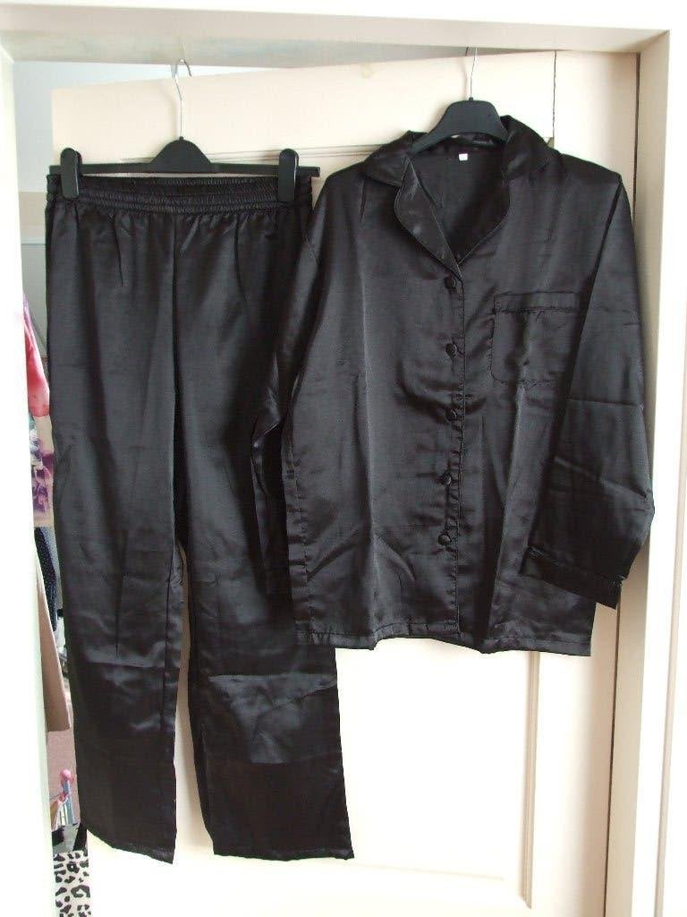 Zwart satijnlook nieuwe pyjama maat 38, Ophalen of Verzenden, Nieuw, Maat 38/40 (M)