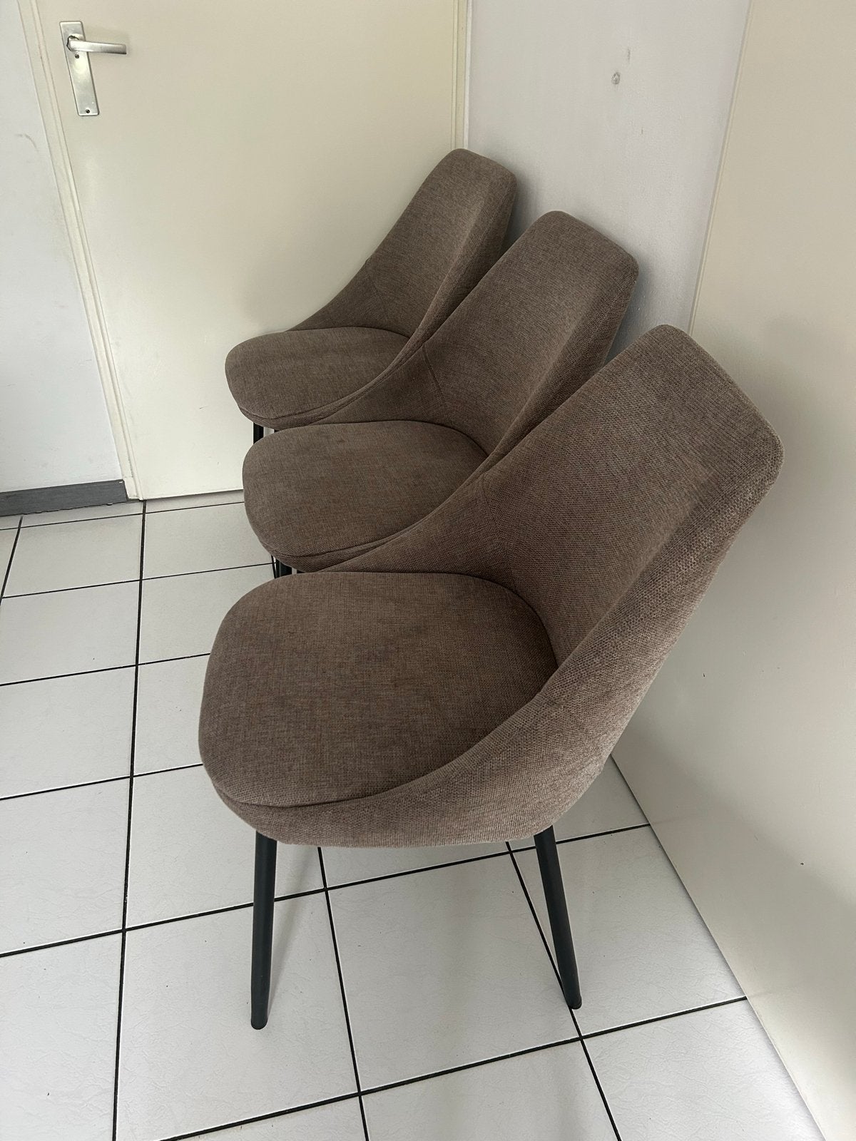 Set van 6 bruine eetkamerstoelen - Mooi en stevig, Huis en Inrichting, Gebruikt, Bruin, Kuipstoelen, Ophalen of Verzenden