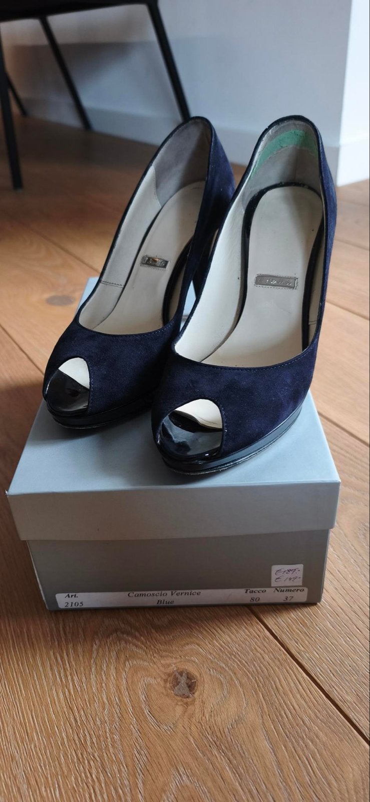 Donkerblauwe suède peep-toe pumps - Maat 37, Pumps, Blauw, Ophalen of Verzenden, Gedragen