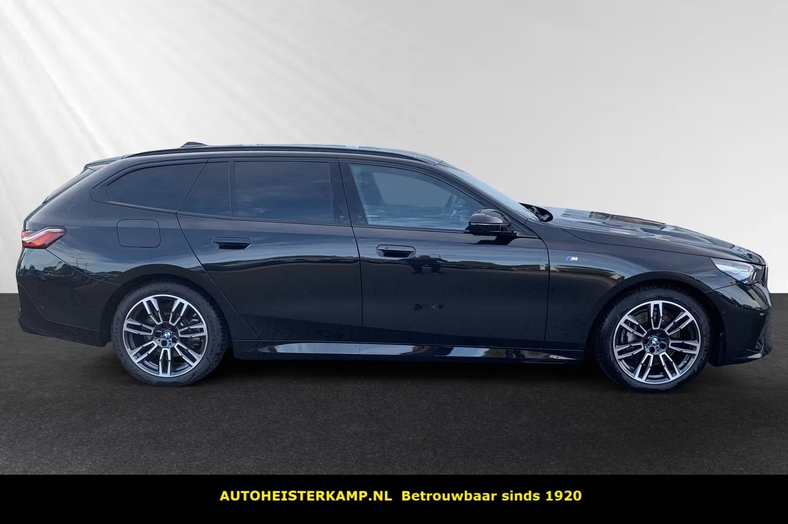 BMW 5 Serie Touring 540d xDrive 286 PK M-Sport ACC Head-Up T, Auto's, BMW, Automaat, 12 maanden, Gebruikt, Zwart