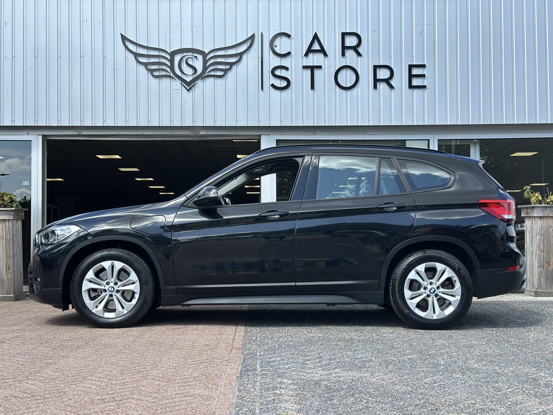 BMW X1 xDrive25e |CAMERA|STOEL VWM|NAVI|LEDER|ELK.PAKKET|CRU, Auto's, Gebruikt, Bedrijf, Hybride Elektrisch/Benzine, 3 cilinders