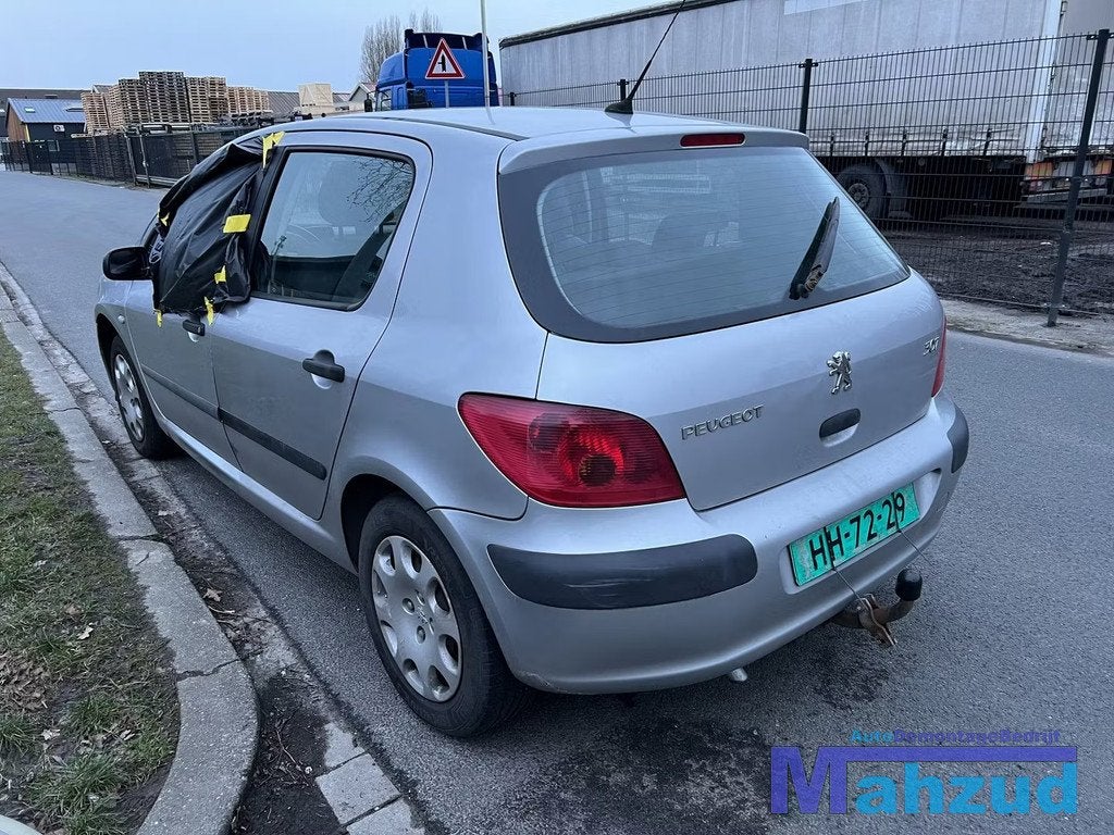 PEUGEOT 307 Zilver grijs EYCC achterbumper 2000-2009, Taurusavenue 1
2132 LS  Hoofddorp, NL, Gebruikt, Contact.group@renault.com