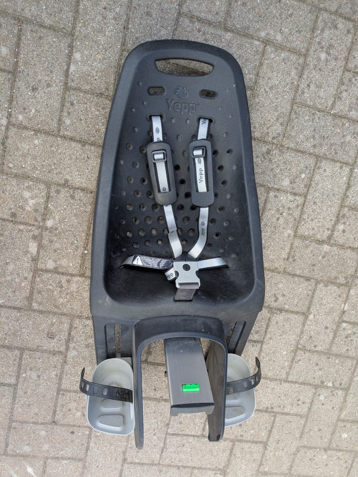 Yepp fietsstoeltje achterop met beugel - Gebruikt, Fietsen en Brommers, Ophalen, Achterzitje, Yepp, 9 t/m 36 kg