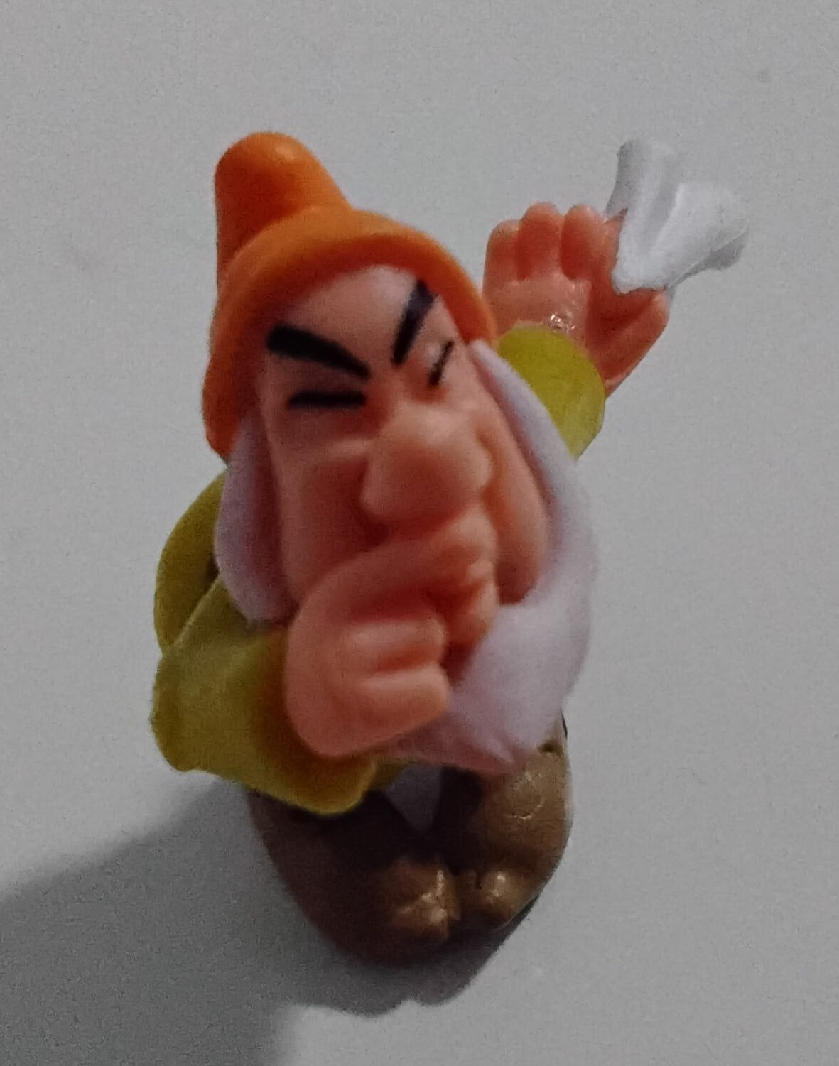 Mokkend Disney figuurtje - Grumpy Dwerg, Ophalen of Verzenden, Sneeuwwitje of Doornroosje, Gebruikt, Beeldje of Figuurtje