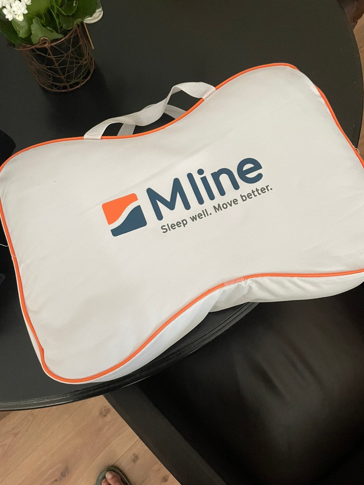 M-line kussen “athletic pillow”, Huis en Inrichting, Slaapkamer | Beddengoed, Ophalen, Eenpersoons, Wit, Zo goed als nieuw