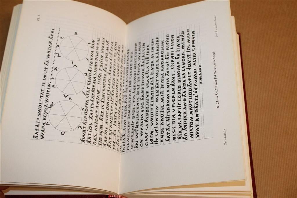 Thet Oera Linda Bok — Ottema, Herdruk 1876, Dik Boek, Boeken, Ophalen of Verzenden, Gelezen