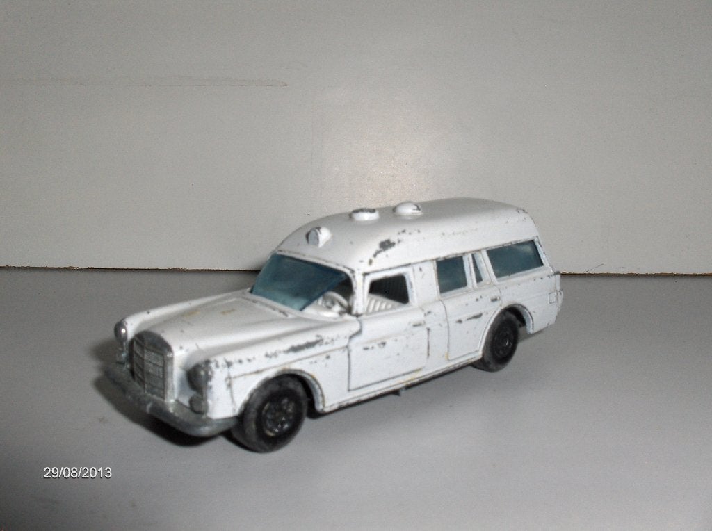 Mercedes binz ambulance matchbox lesney superkings k29schade, Verzenden, Gebruikt, Auto, Matchbox