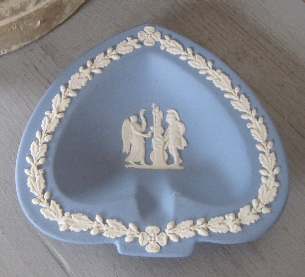 Wedgwood Jasperware - hartvormig schaaltje, Ophalen of Verzenden