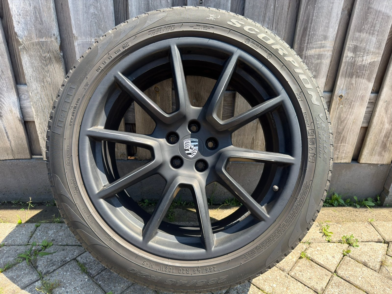 Porsche Macan 20 inch velgen Sport Design+Pirelli All Season, Ophalen, Gebruikt, Porsche