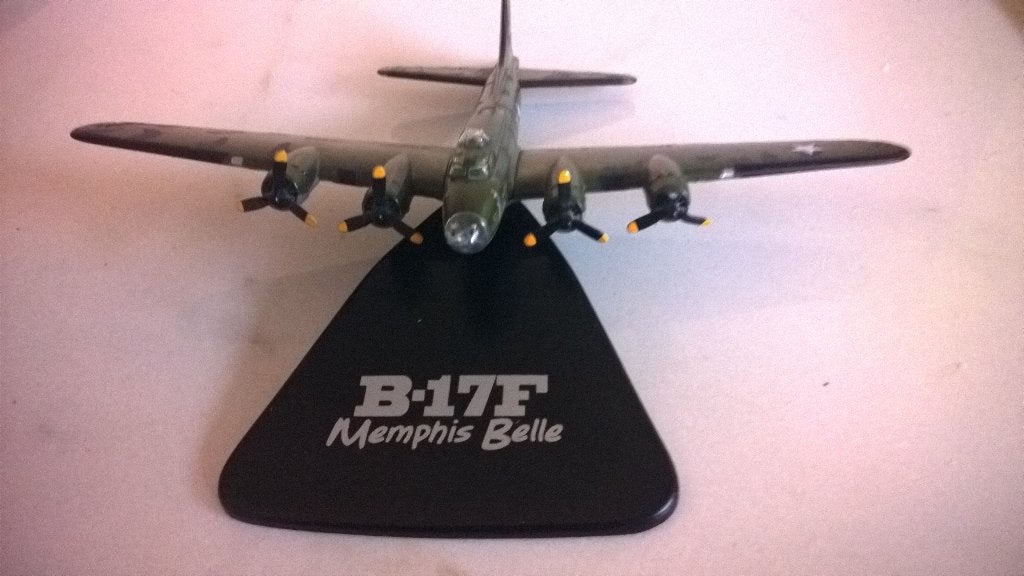 Vliegtuig /Memphis B - 17F Bell, Ophalen of Verzenden, Gebruikt, 1:72 tot 1:144, Overige merken