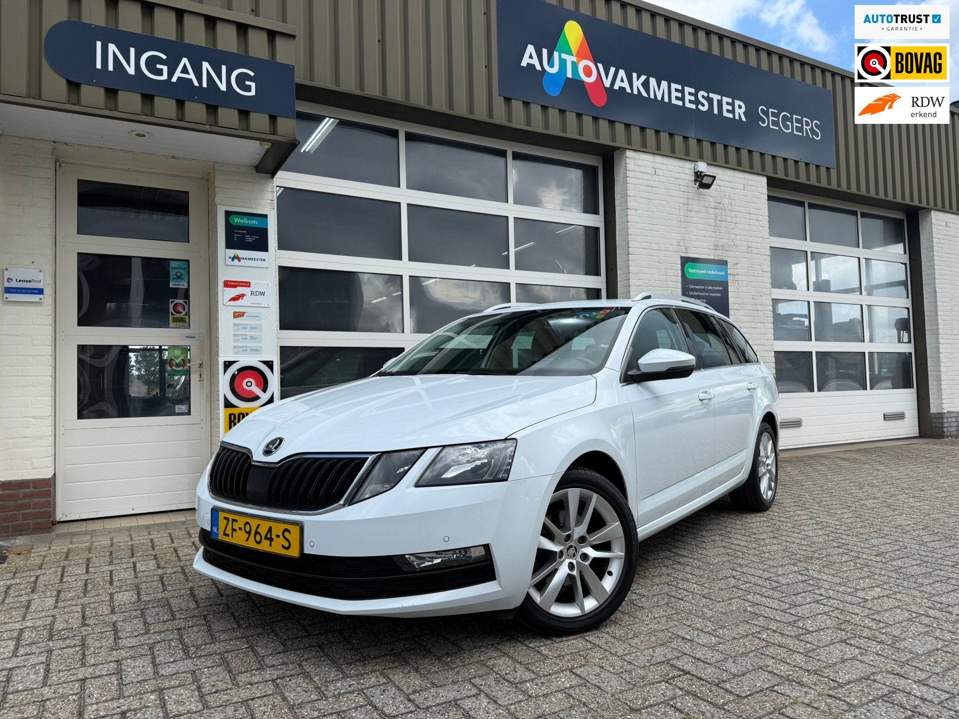 Skoda Octavia Combi 1.0 TSI Greentech Ambition Business|Carp, Auto's, Stof, Gebruikt, Wit, 3 cilinders