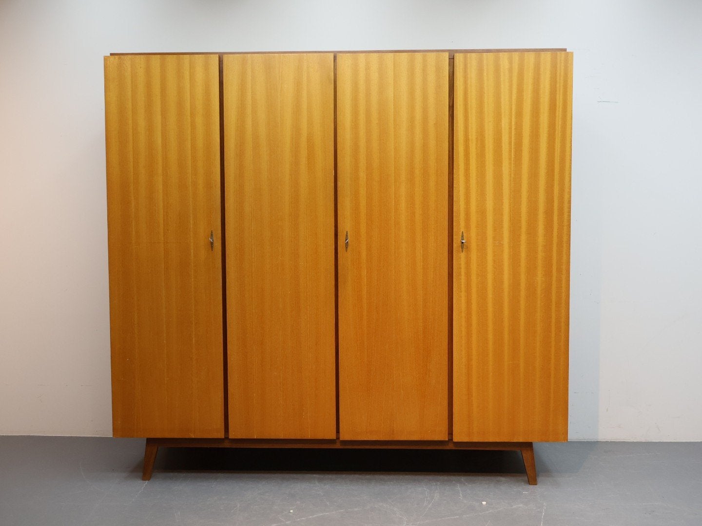 Vintage Kledingkast / Garderobekast - Jaren '60, Ophalen, Met deur(en), Gebruikt, 150 tot 200 cm