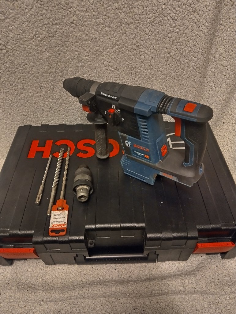 bosch gbh 18v-26F klopboor/hak functie, Doe-het-zelf en Verbouw, Boormachine, 600 watt of meer, Ophalen of Verzenden, Klopboormechanisme