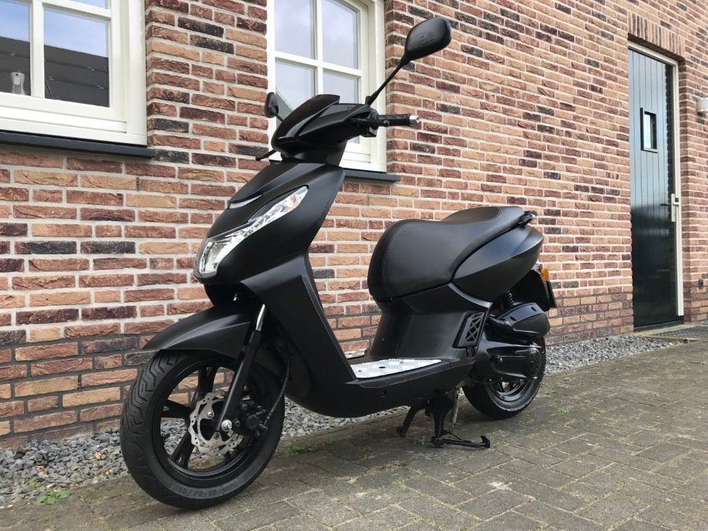 PEUGEOT KISBEE BLACK EDITION BJ 2021 KM 8900, Ophalen, Gebruikt, Overige modellen, Maximaal 45 km/u