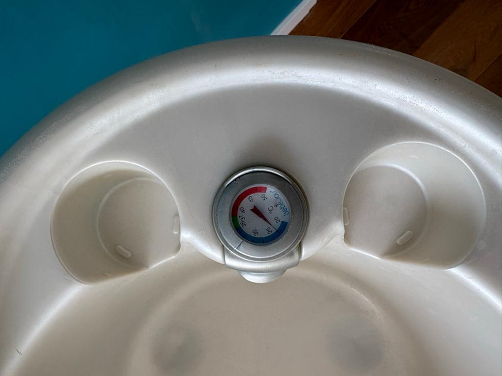 Bébé-jou Badje met standaard en thermometer, Kinderen en Baby's, Badjes en Verzorging, Ophalen, Gebruikt, Badje, Bébé-jou