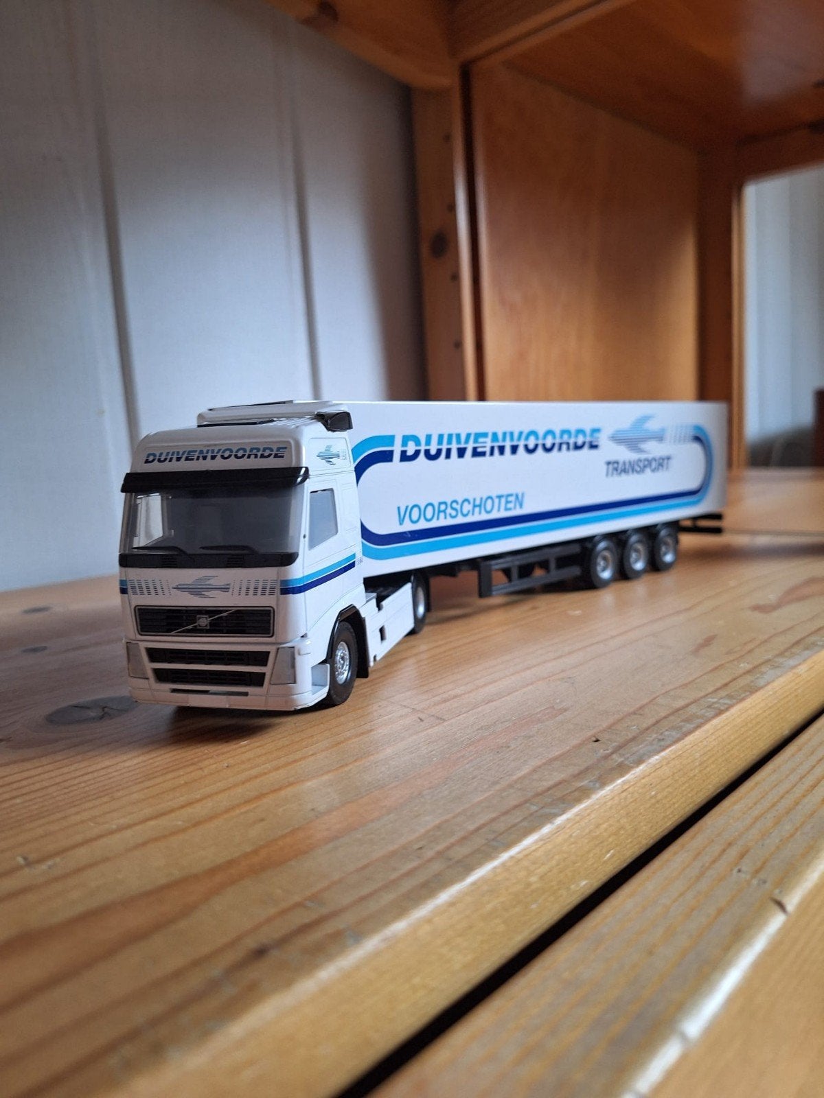 Modelvrachtwagen Duivenvoorde Transport, Groter dan 1:32, Zo goed als nieuw, Truck, Ophalen
