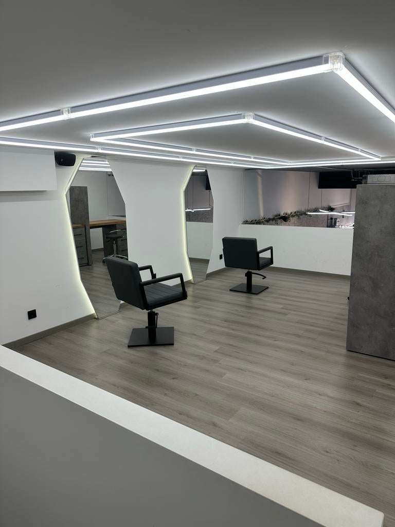 Ruimte te huur in kapsalon, Werkplek, Ophalen of Verzenden, Gebruikt, Inrichting