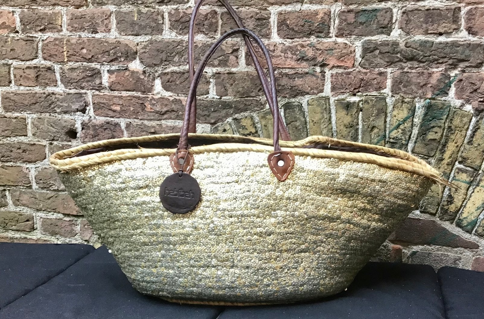 Grote Gouden Pailletten Strandtas rieten tas van Habibah, Ophalen of Verzenden, Zo goed als nieuw, Rond, Riet